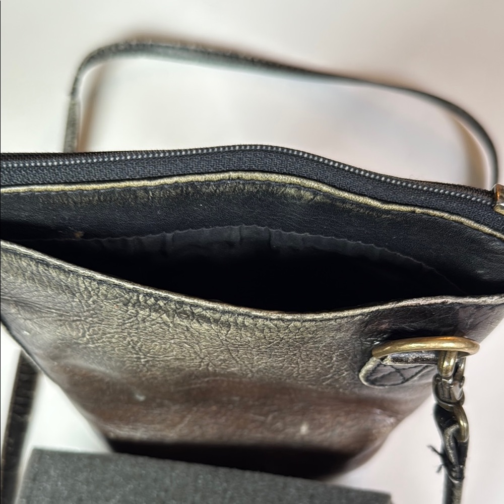 HOBO Vintage Distressed Leather Crossbody Bag - Picture 3 of 11